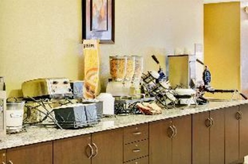 Microtel Inn & Suites By Wyndham Bryson City image 10